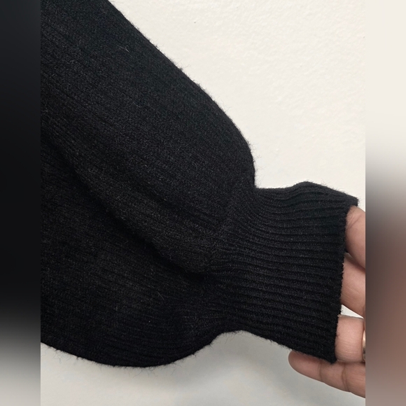 Line & Dot Black Mock Neck Sz Xsmall  Puff Sleeve Viscose Blend Sweater Blosue - Picture 5 of 11